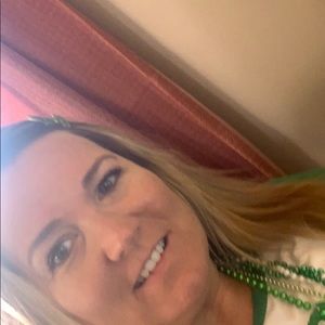 Meet your Posher, Becky